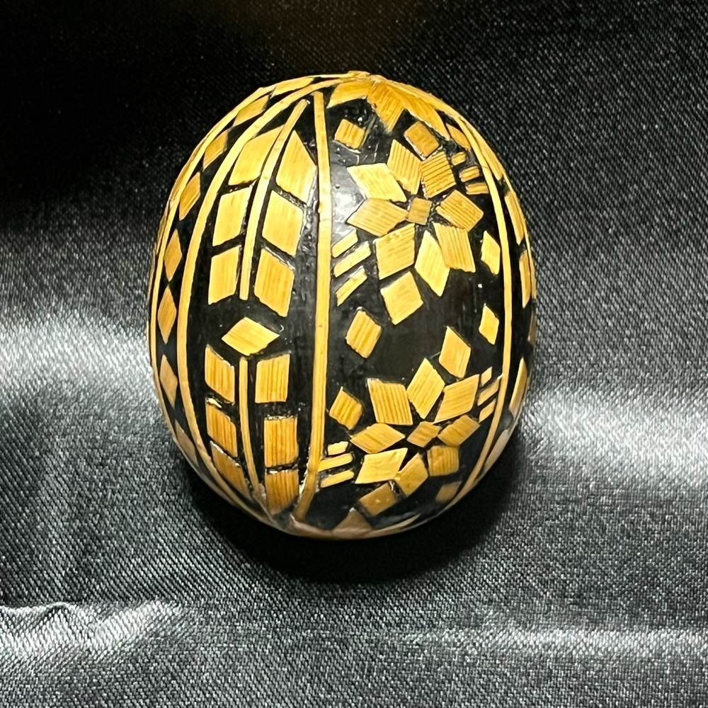 Straw Marquetry Egg Czech